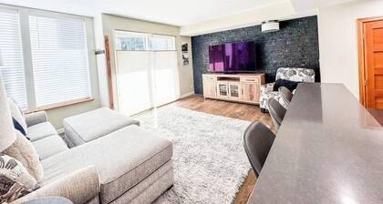 Chic Slopeside Ground Floor Condo - 1 Bdrm