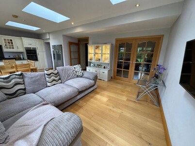 ☘️Spacious Family Home in Belfast