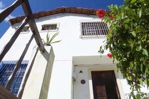 Exterior detail - Sopro de Iemanjá Hostal (Salvador)