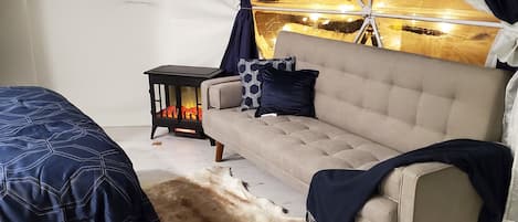 Deluxe Tent | Living area
