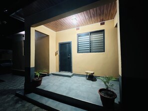 Apartment, 2 Bedrooms, Accessible, Smoking | Interior