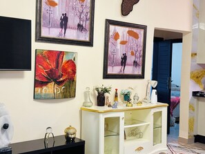 Apartment, 2 Bedrooms, Accessible, Smoking | Interior