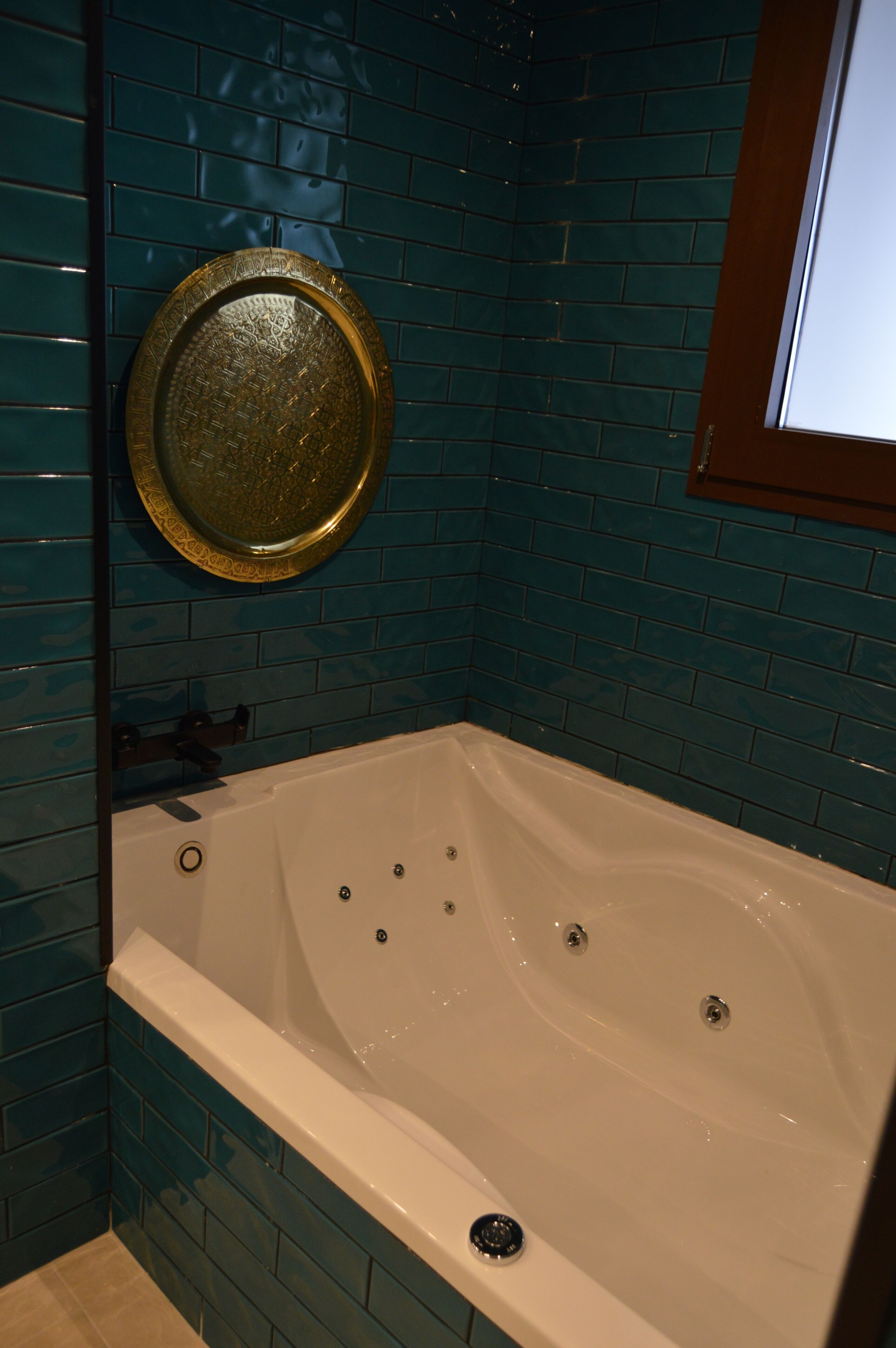 Luxury Suite | Bathroom | Shower, free toiletries, hair dryer, bathrobes