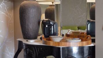 Luxury Suite | Free WiFi, bed sheets