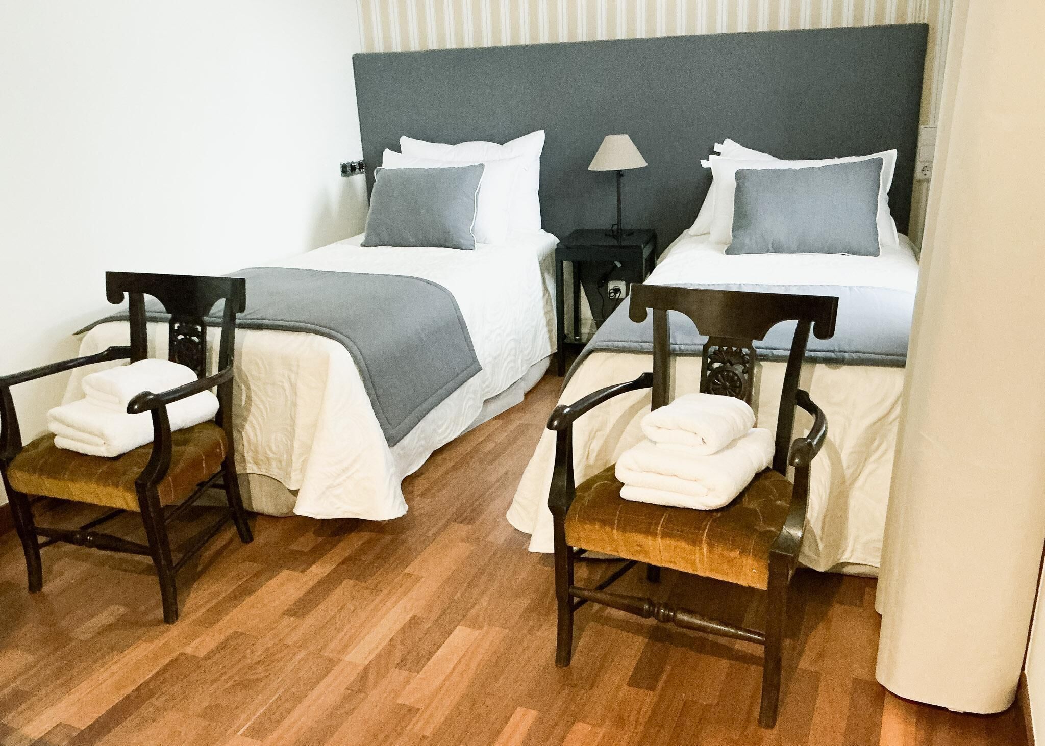 Habitación Confort doble, vistas a la piscina | Wifi gratis