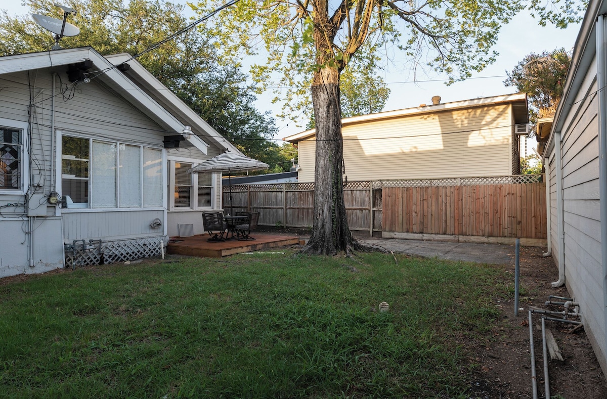 Photo 24 of 2BR City Serenity! A Cozy Montrose Private Home