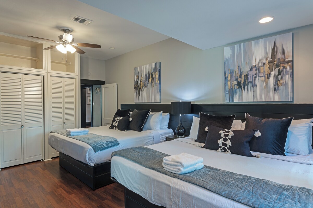 Photo 7 of 2BR City Serenity! A Cozy Montrose Private Home
