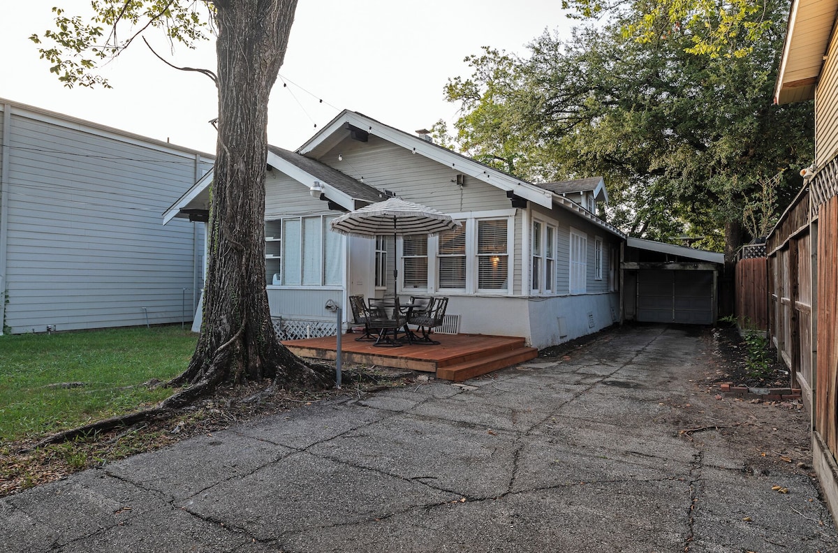 Photo 23 of 2BR City Serenity! A Cozy Montrose Private Home