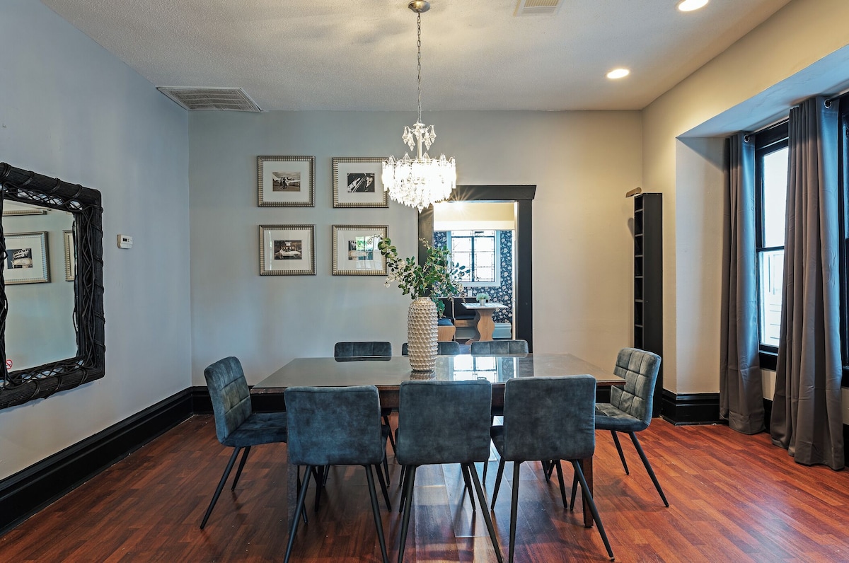 Photo 17 of 2BR City Serenity! A Cozy Montrose Private Home