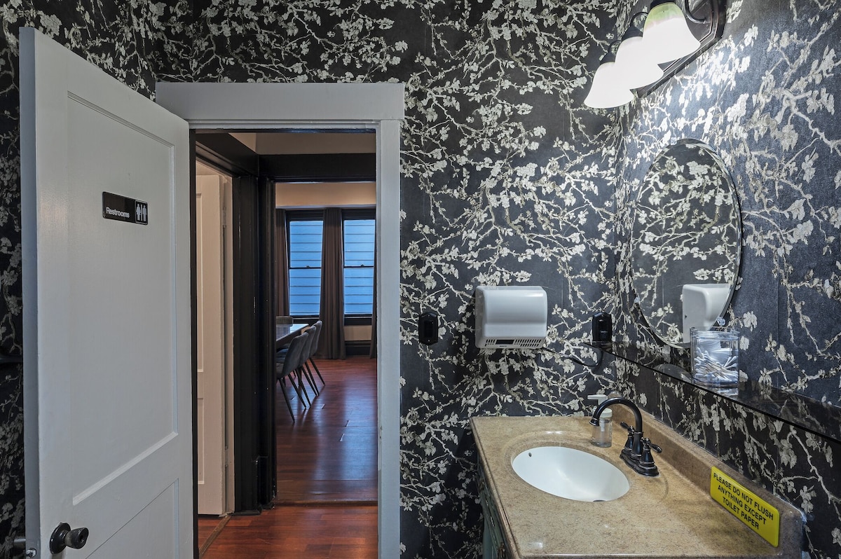 Photo 13 of 2BR City Serenity! A Cozy Montrose Private Home
