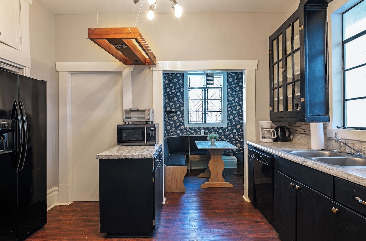 Photo 16 of 2BR City Serenity! A Cozy Montrose Private Home