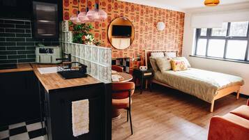 1 bedroom, desk, iron/ironing board, free WiFi