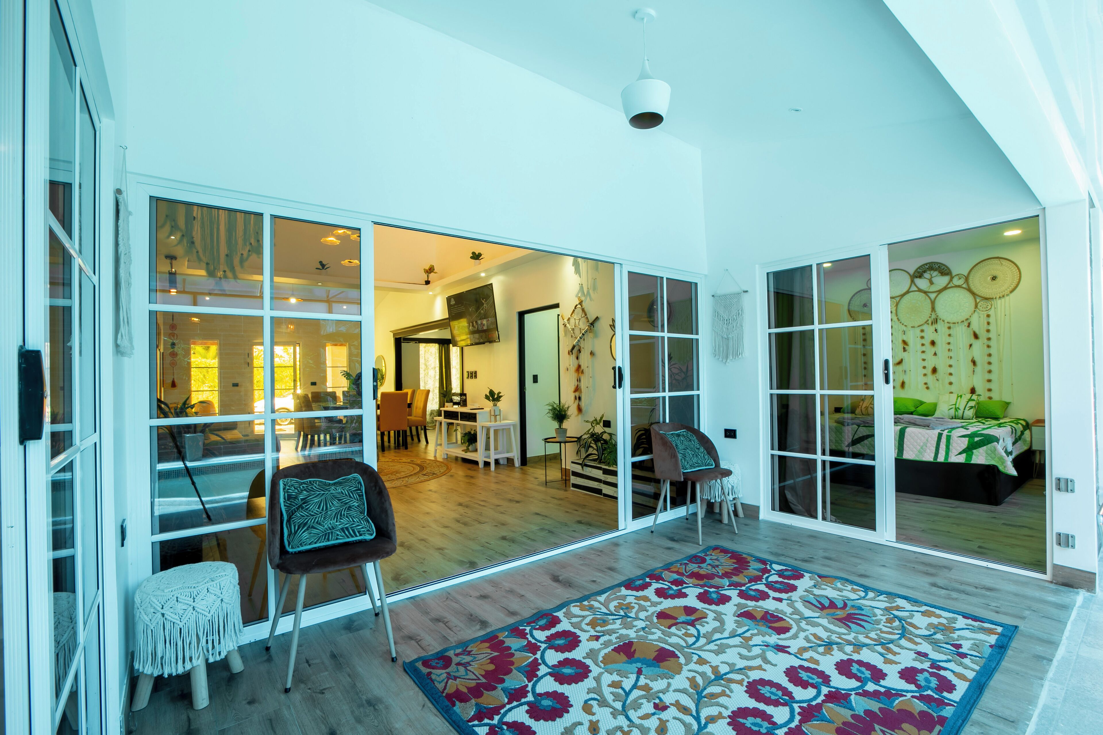 3 makuuhuonetta, tallelokero huoneessa, silitysrauta/-lauta, Wi-Fi