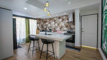 Micro-ondas, fogão, cooktop