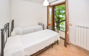5 chambres, fer et planche à repasser, lit parapluie, Wi-Fi gratuit