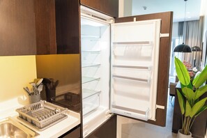 Comfort Apartment, Balcony, City View | Private kitchen