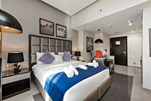 Blackout curtains, soundproofing, iron/ironing board, free WiFi - Stylish Studio at DAMAC Majestine (Dubai)