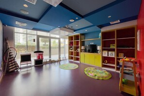 Game room - Stylish Studio at DAMAC Majestine (Dubai)