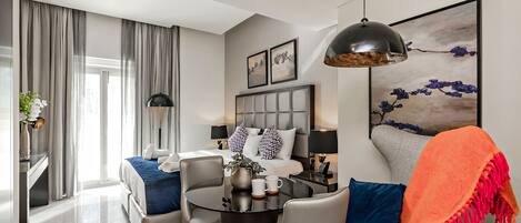 Blackout curtains, soundproofing, iron/ironing board, free WiFi