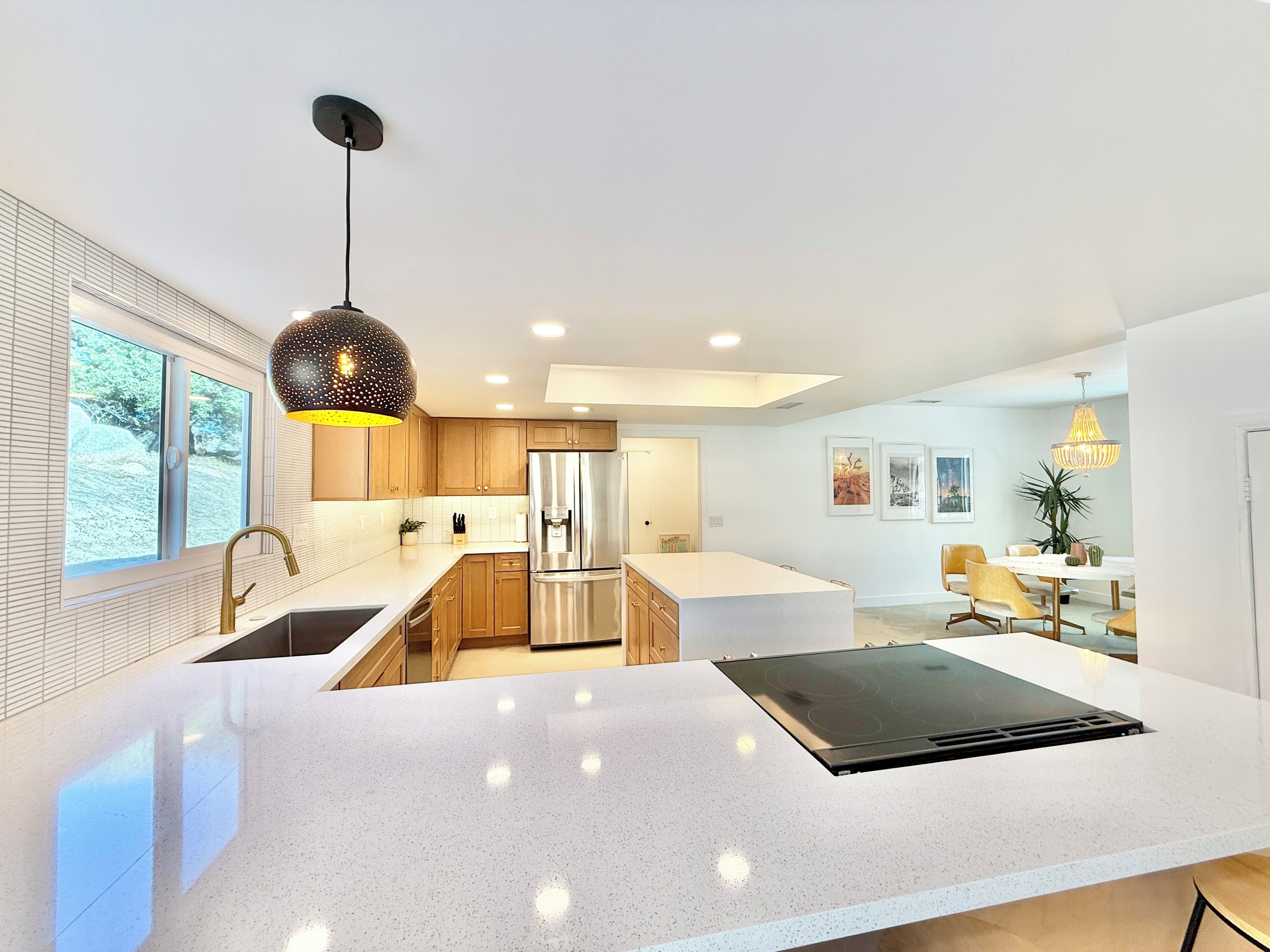 Micro-ondes, four, plaque de cuisson, lave-vaisselle