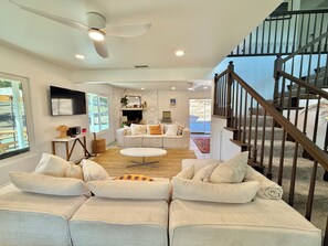 Smart-tv en een open haard