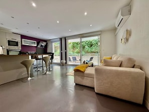 Smart TV - BEAUTIFUL 50M2 APARTMENT *** TERRACE WI-FI PARKING SECURE RESIDENCE (Sète)