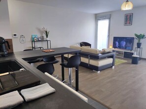 Interior - L'AuthentiCité, garden &parking in the city center (Dijon)