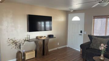 Smart-tv och en stereo