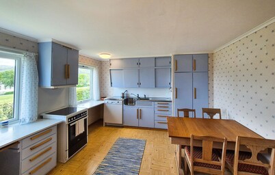 Awesome home in Fitjar with WiFi