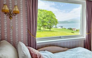 4 bedrooms, free WiFi, bed sheets