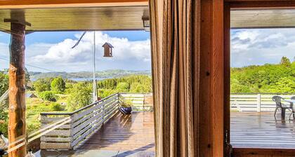 Amazing home in Frekhaug