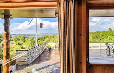 Amazing home in Frekhaug