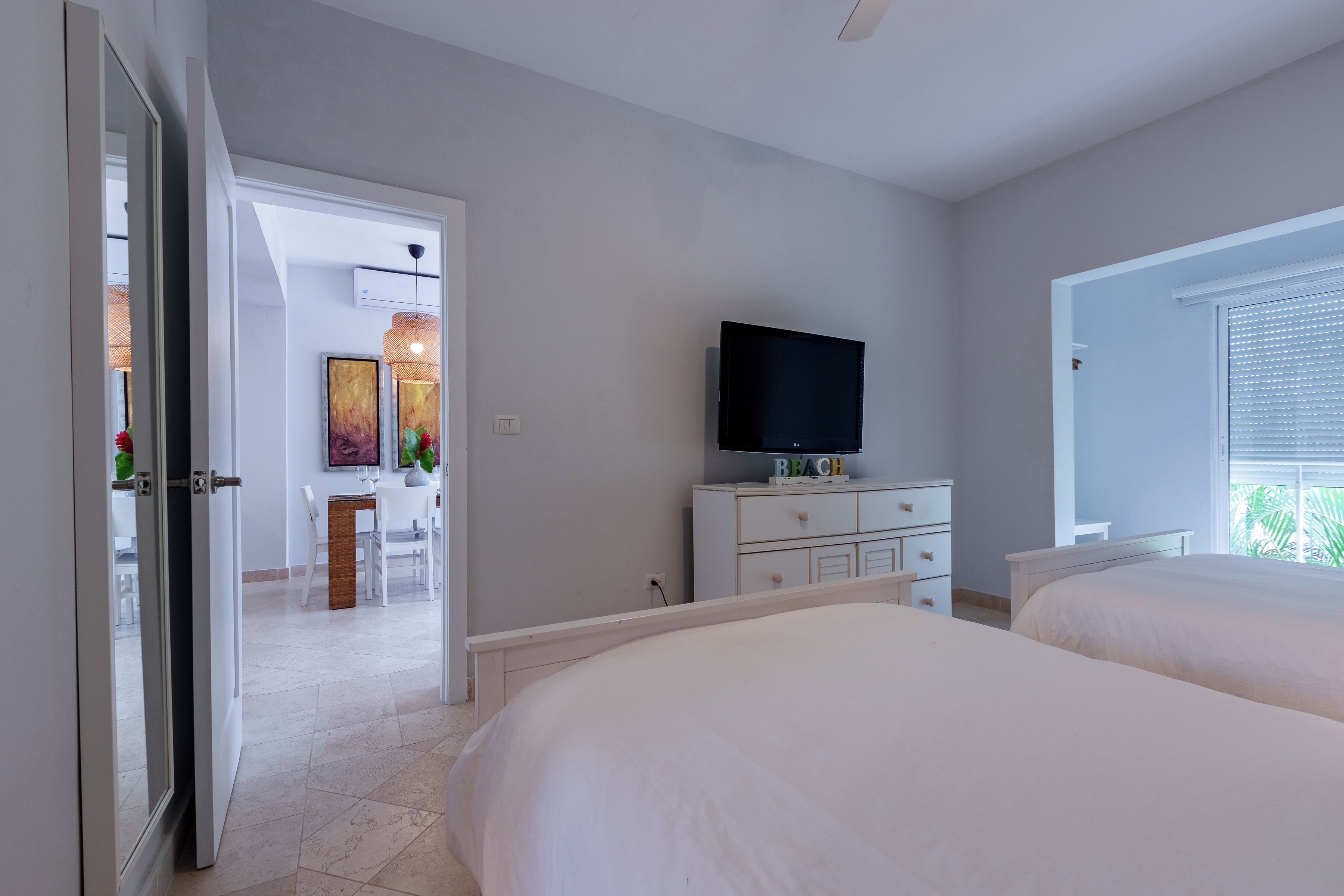 2 dormitorios, tabla de planchar con plancha, wifi y ropa de cama