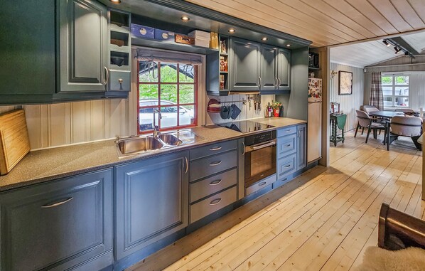 Fridge, dishwasher, coffee/tea maker