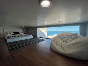 5 bedrooms, WiFi, bed sheets