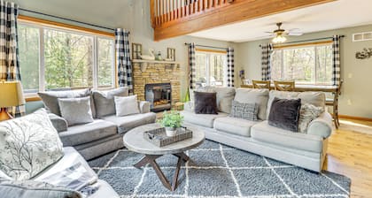 Game Room + Lake Access: Albrightsville Escape