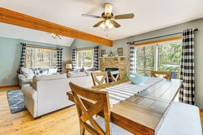 Interior - Game Room + Lake Access: Albrightsville Escape (Albrightsville)