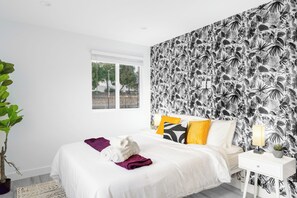 4 bedrooms, desk, iron/ironing board, travel crib