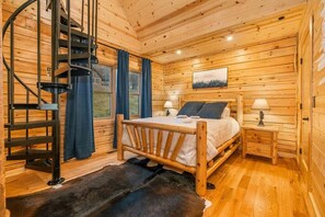 5 bedrooms, desk, iron/ironing board, free WiFi