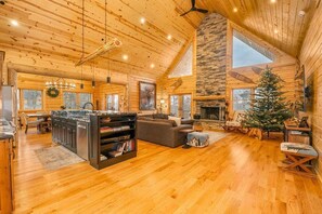 Smart-TV, Kamin, Tischfußball, Tischtennisplatte