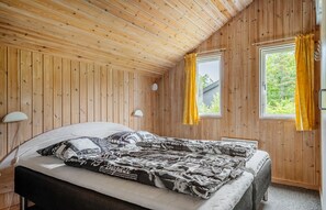 4 bedrooms, free WiFi