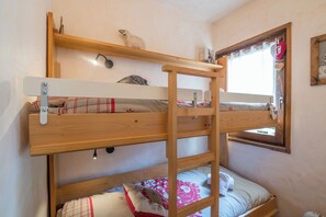 Iron/ironing board, bed sheets - Studio Montée du Calvaire - Welkeys (Megève)