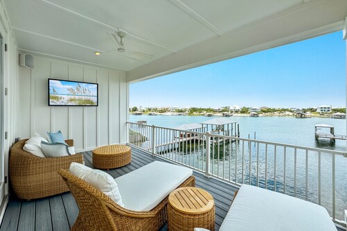 Harbor Haven @ Yacht Harbor | Boat Slip, Hot Tub, Private Elevator | My Beach Getaways