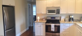 Charming 2-bedroom cottage in Franklin-a home away from home.