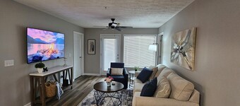 3 bed/3 bath condo close to everything!  1.5 miles from Jordan-Hare Stadium