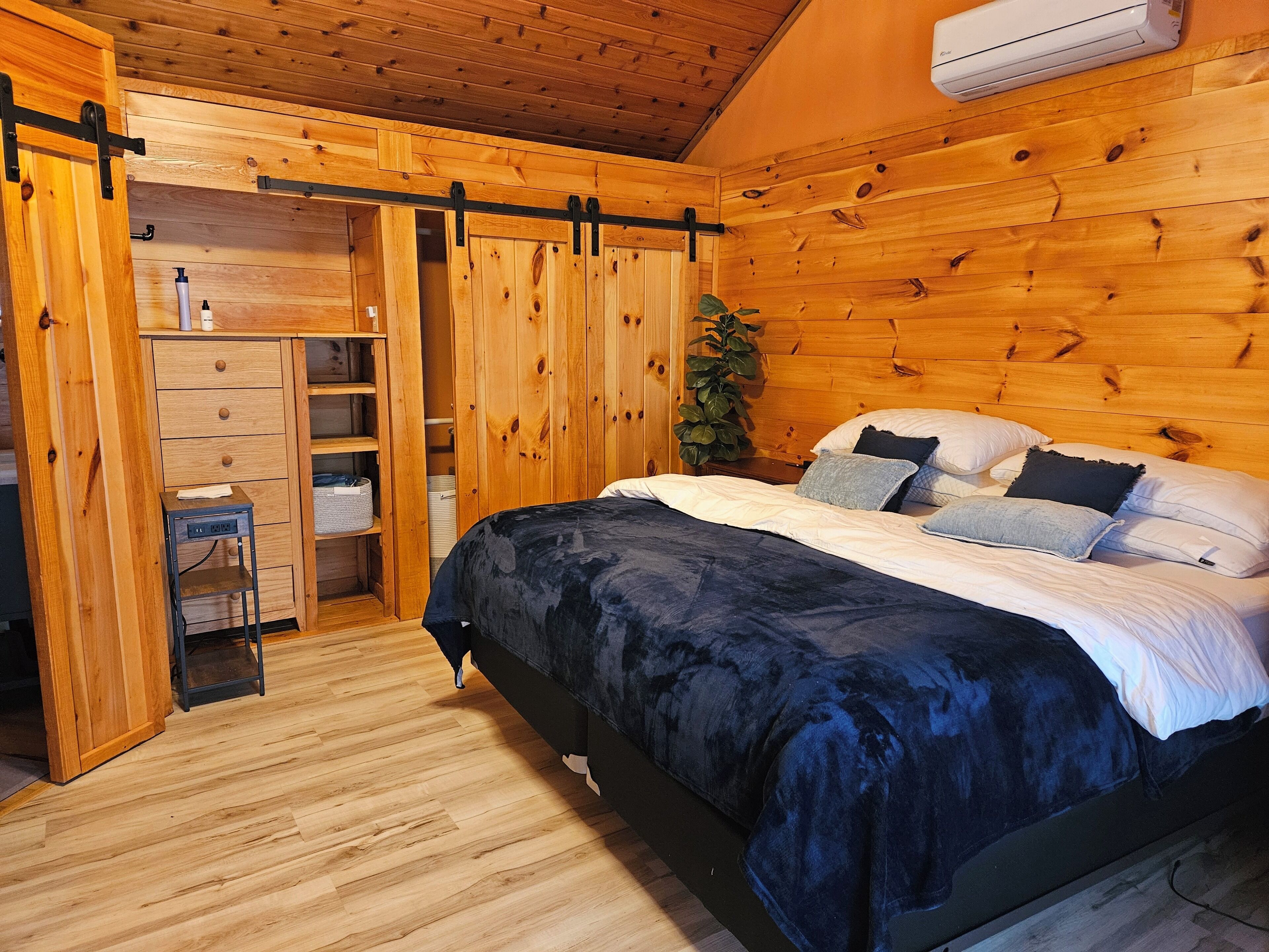 Strykejern/-brett, wi-fi og sengetøy