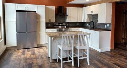 River Retreat –Tranquil Getaway, Fish, Hike & Explore from Your Back Door