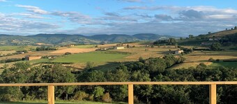 Gîte "Belle Vue" near Lyon in Savigny in the heart of nature with magnificent views