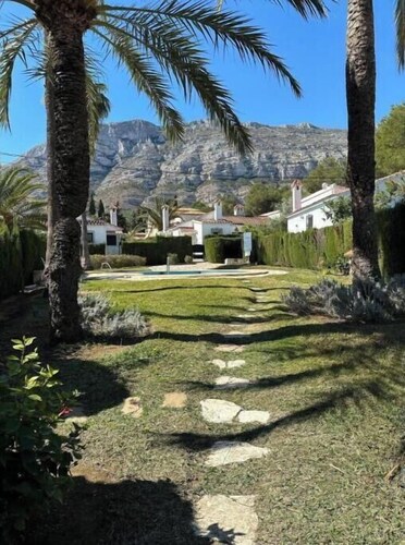 Cozy townhouse near the sea and mountains