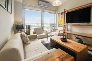Apartment, Balcony, City View | Living area